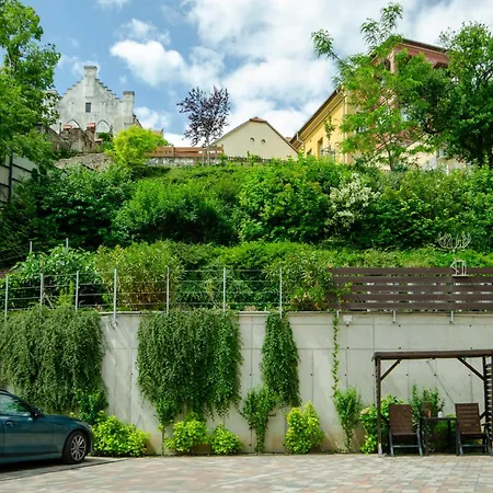 Monbuhim Four * Veszprém