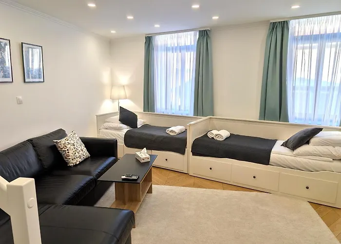 Monbuhim Four Apartment *