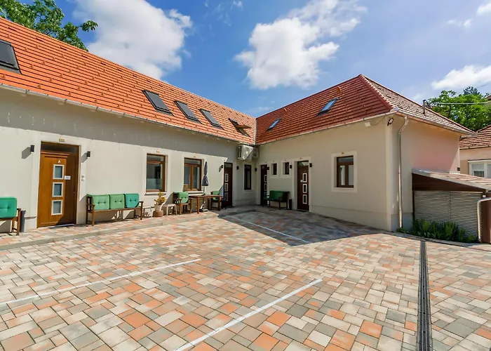 Monbuhim Four Apartment Veszprem